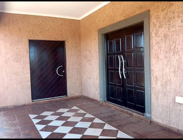 3 BEDROOM HOUSE FOR SALE IN SEBOKENG ZONE 10